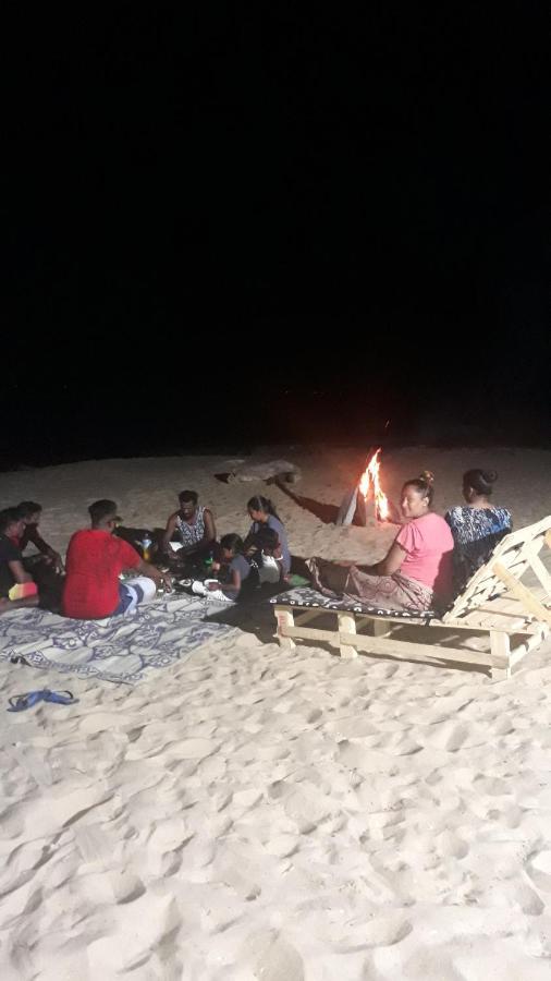 Dolphinchilling Hotel Alankuda Luaran gambar