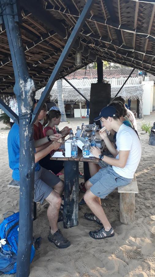 Dolphinchilling Hotel Alankuda Luaran gambar